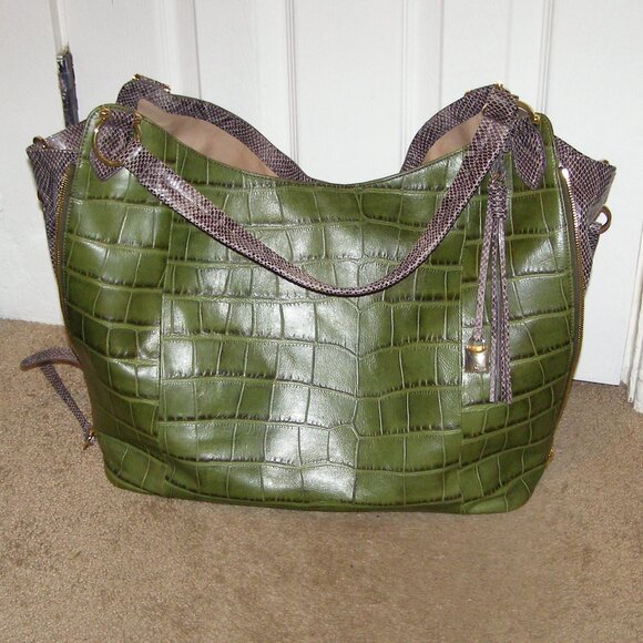 💚🐊 NWOT G.I.L.I. GREEN Croco Embossed Italian Leather Slouchy Wing Hobo - Picture 4 of 16